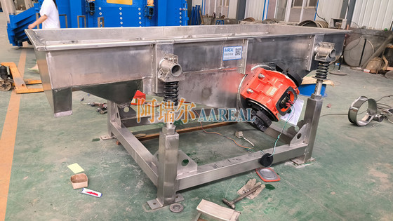 1000*2500mm Adjustable Angle Stainless Steel 304 Linear Vibrating Sieve For Ice Cubes